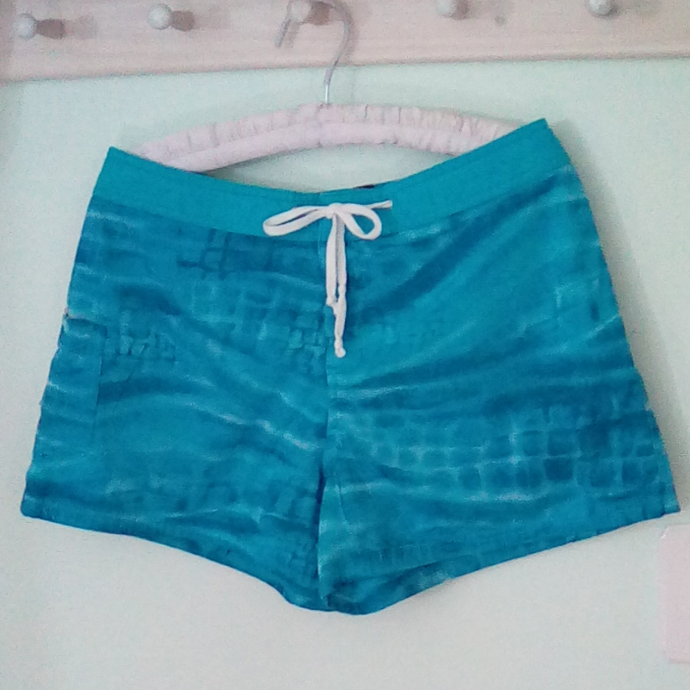 Tie-Dye Look Wave Turquoise Shorts